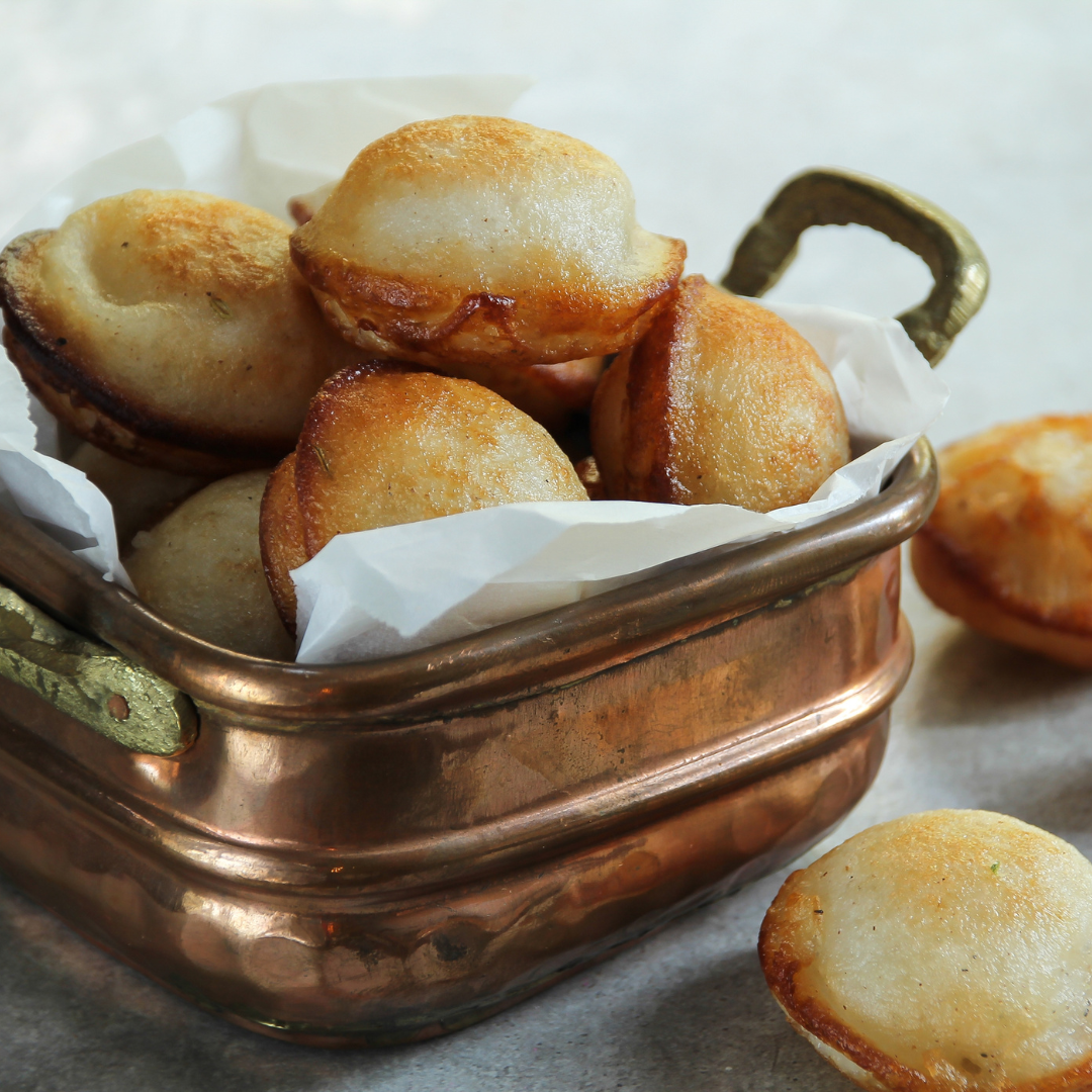 TRADITIONAL PRE-SEASONED CAST IRON UNNIYAPPAM MAKER | 7 CAVITY | UNNIYAPPAKARA | HEALTHY TRADITIONAL UTENSILS