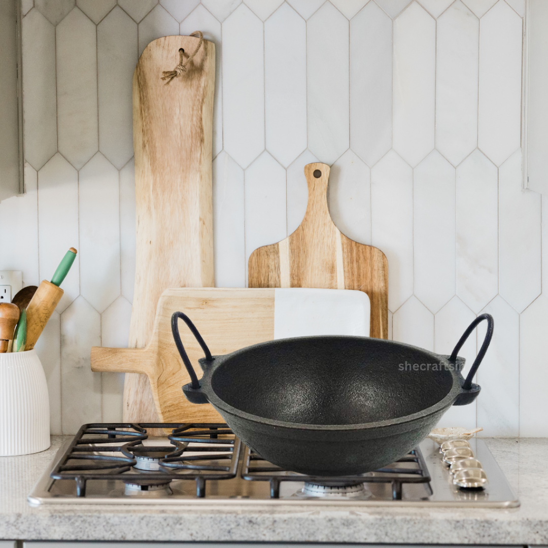 PRE- SEASONED CAST IRON KADAI WITH NEEM WOODEN LADLE